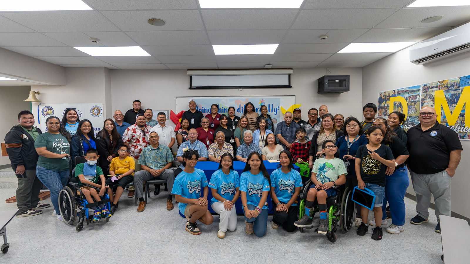 The Child Abuse and Neglect Prevention and Awareness Month proclamation signing ceremony was held in the Dandan Middle School cafeteria on March 31, 2025.Office of the Governor photo