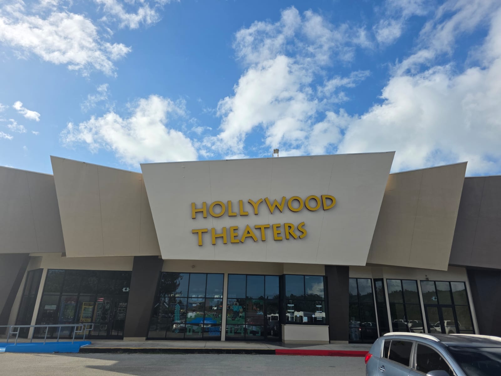 Operated by Regal Saipan in San Jose, Hollywood Theaters is shutting down on April 30.Photo by Emmanuel T. Erediano