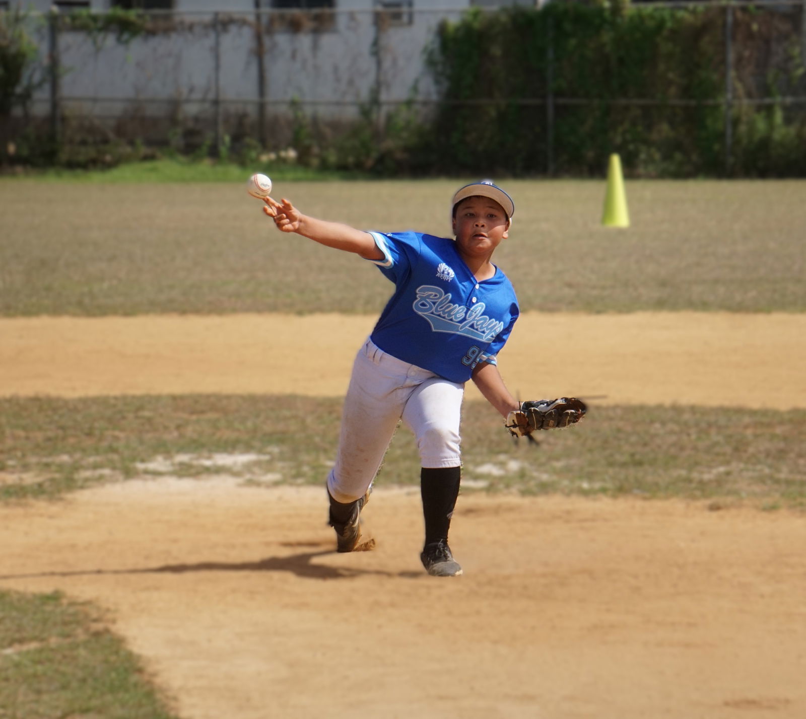 Blue Jays’ Jay Sablan pitches against the Comets during a Major Division game of the 2025 Saipan Little League Baseball at the Miguel "Tan Ge" Pangelinan Baseball Field on Sunday.Photo by James F. Sablan Jr.