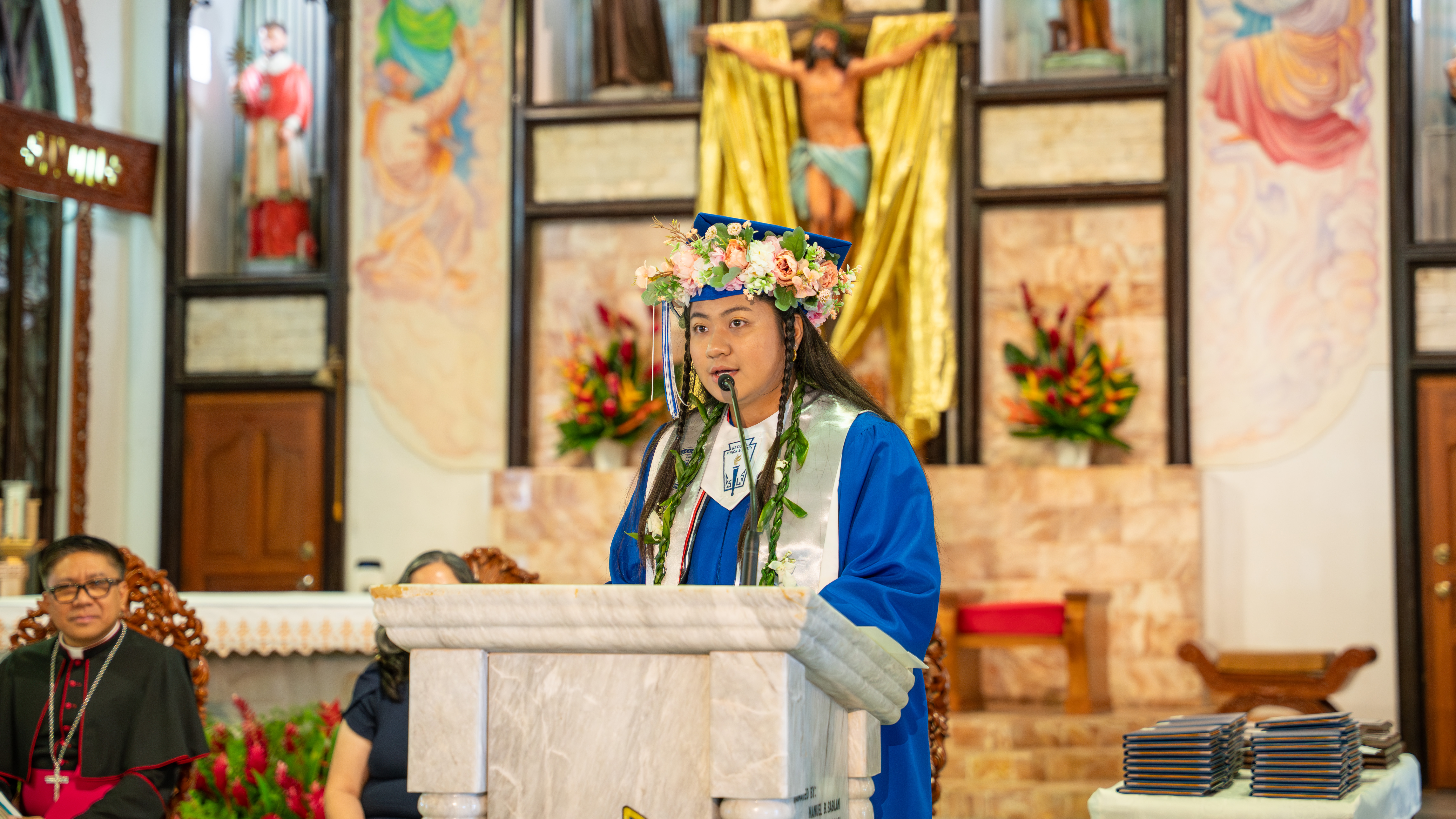 MCS high school salutatorian Chealzka Navarro delivers her speech.