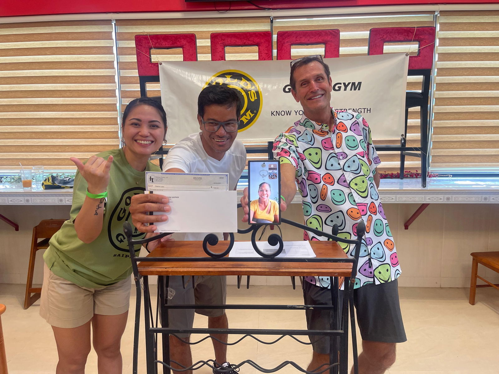 2025 female winner Rosanna Lopez (remote) with husband Bernard Lopez along with Gold’s Gym’s Tyce Mister and Michelle Masga.