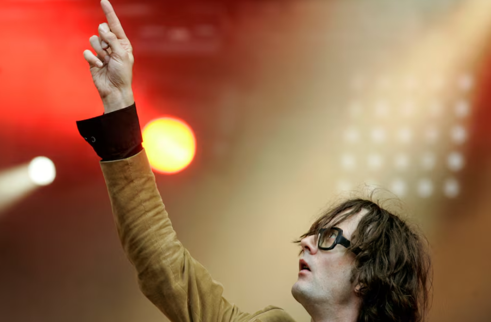 Singer Jarvis Cocker performs on stage during his concert at the Rock-en-Seine Festival in Saint-Cloud, near Paris, Aug. 25, 2007.REUTERS