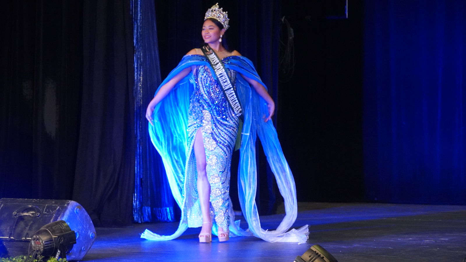 The outgoing Miss Earth Northern Marianas, Heavenly Pangelinan.