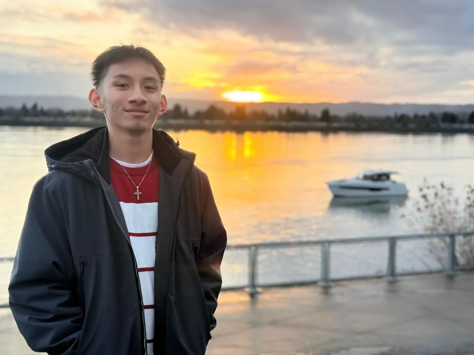 AlumKnight Jay Pineda earns Dean’s List honors in Portland