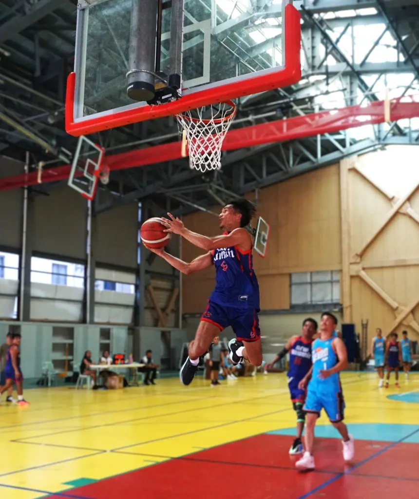 New Summit stays unbeaten after crushing Hybrid